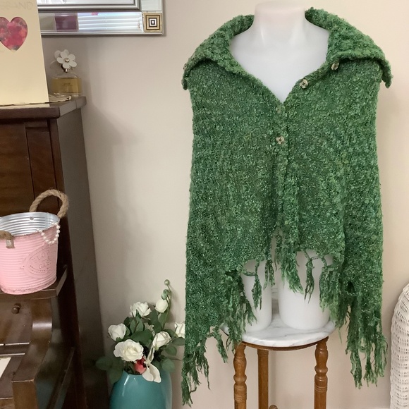 Gorgeoys Bouclé Green Cape fits med to large - Picture 2 of 11